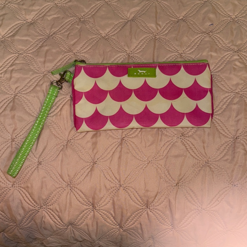 Scout Pink and Cream Scallop Wristlet
